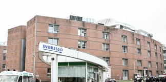Ragazzina cade dal primo piano della scuola, viva per miracolo