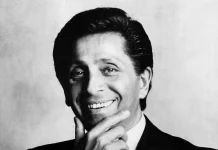 Valentino, il bianco per la camera ardente