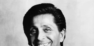 Valentino, il bianco per la camera ardente