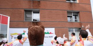 Olimpiadi, fiamma olimpica si ferma al Niguarda