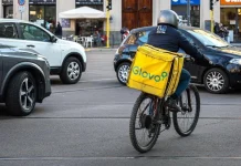 Caporalato, amministrazione giudiziaria per Glovo