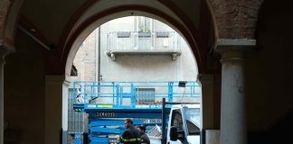 Morti sul lavoro, operaio precipita da 10 meti a Cremona