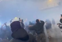 Scontri a corteo antagonisti anti Olimpiadi