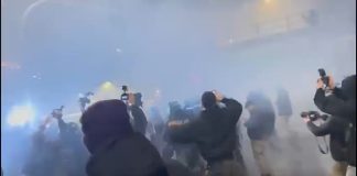 Scontri a corteo antagonisti anti Olimpiadi