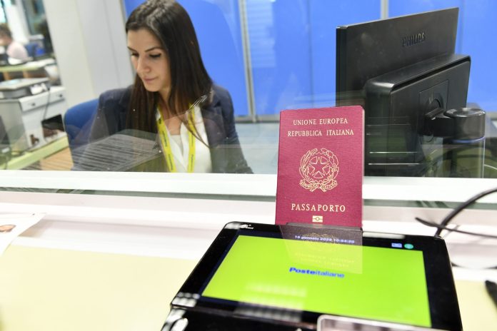 Foto Poste Italiane Polis Passaporti