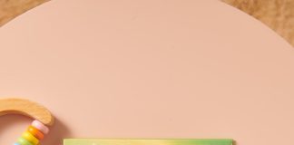 Plenitude regala ai bambini il libro Goodnight Light al flagship store di Corso Buenos Aires
