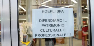 Hoepli, la protesta silenziosa dei dipendenti