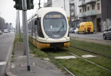 Principio di incendio su tram in zona Mecenate, nessun ferito