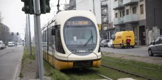 Principio di incendio su tram in zona Mecenate, nessun ferito