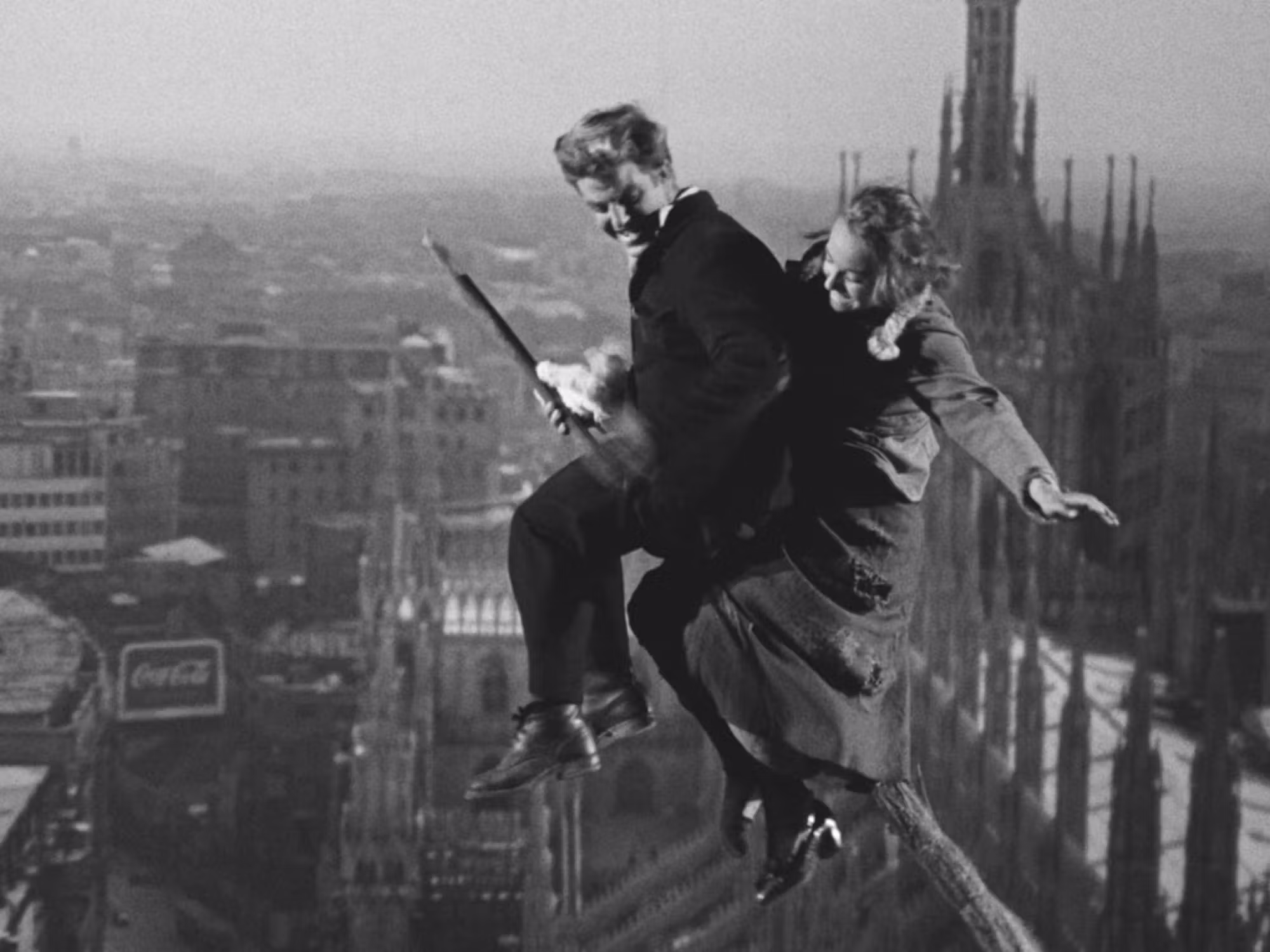 Miracolo a Milano di De Sica restaurato da Mediaset, prima lunedì 16 allo Strehler