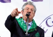 Morto Umberto Bossi, il fondatore della Lega aveva 84 anni