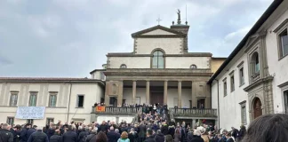 Bossi, i funerali a Pontida