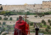 Pizzaballa, negato l’accesso al Santo Sepolcro, poi Israele fa marcia indietro