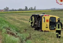 Si ribalta scuolabus in Lomellina, 6 contusi