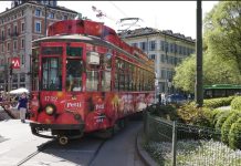 ll tram rosso pomodoro che porta la primavera a Milano: la nuova livrea firmata Petti