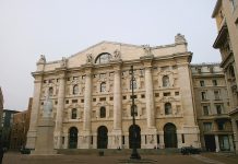 Borsa in rialzo, petroliferi in evidenza, spread a 80