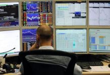 Borsa, giornata in calo in attesa della BCE