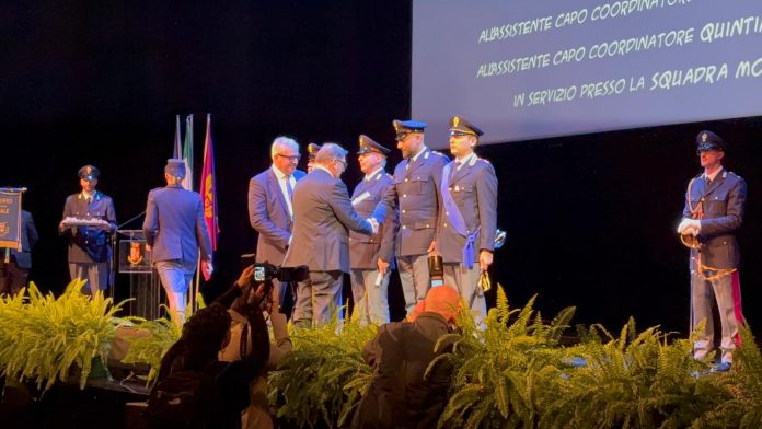 la-russa-premia-polizia
