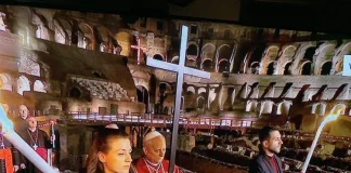 La prima Via Crucis di Papa Leone