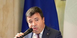 Mi’mpegno riceve l’“Award al Merito 2026” L'“Award al Merito 2026” conferito a Mi’mpegno è molto più di un semplice riconoscimento; rappresenta un segnale culturale e civile che richiama un tema spesso menzionato ma non sempre attuato: la responsabilità sociale come pratica concreta di cittadinanza.