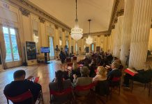 80 anni dalla riapertura della Scala, l’installazione Note di Luce