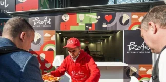 Premier Meloni trascorre 1 maggio da PizzAut a Monza