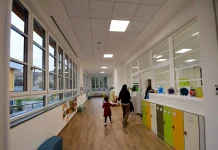 Milano, bando arredi innovativi 2026/2027: 594mila euro per rinnovare le scuole
