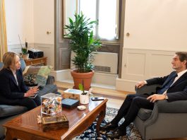 Fontana annulla la missione USA dopo le parole di Trump su Meloni: «Offendono l’Italia»