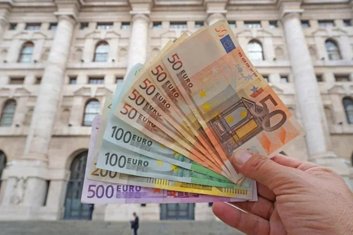 milano_-_crisi_economica_inflazione_espread_-_piazza_affari_sede_della_borsa_italiana