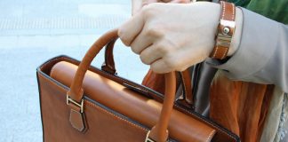 I designer indipendenti di borse a Milano: come l’artigianato locale ridefinisce il lusso contemporaneo artigianato locale milano