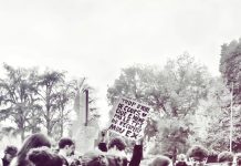 Liceo Stendhal di Milano, protesta degli studenti contro tagli e criticità del sistema scolastico