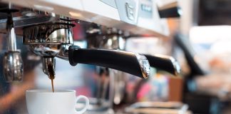 Bar in Lombardia, quasi 5mila imprese in meno: l’allarme Confesercenti